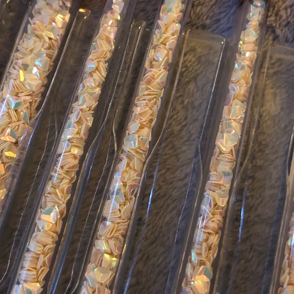 Yellow 7 makeup brushes - Picture 7 of 9